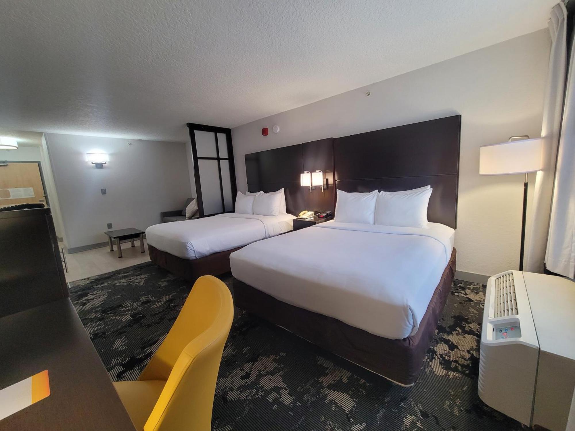 Comfort Inn & Suites Near Universal Orlando Resort-Convention Ctr Buitenkant foto