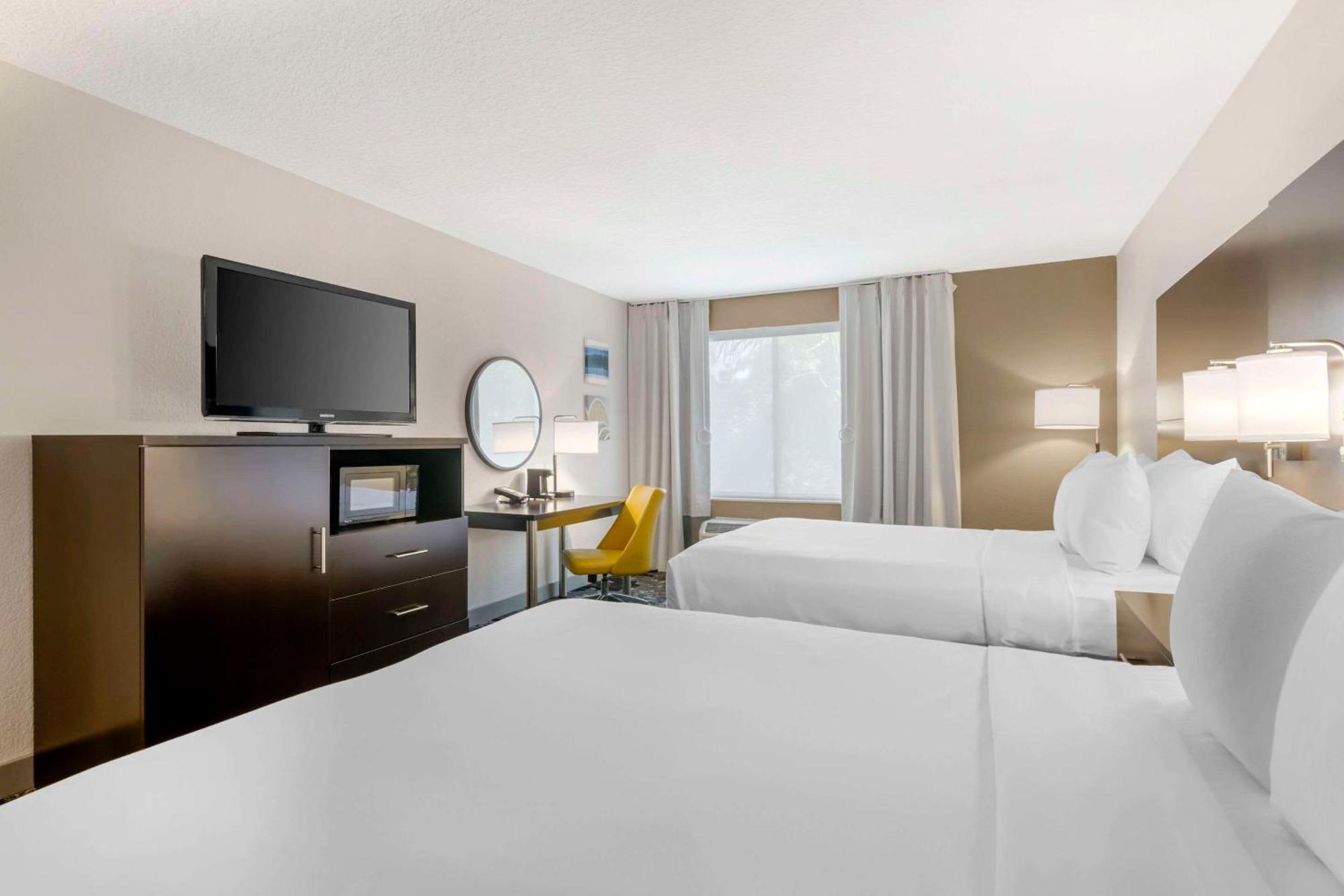 Comfort Inn & Suites Near Universal Orlando Resort-Convention Ctr Buitenkant foto