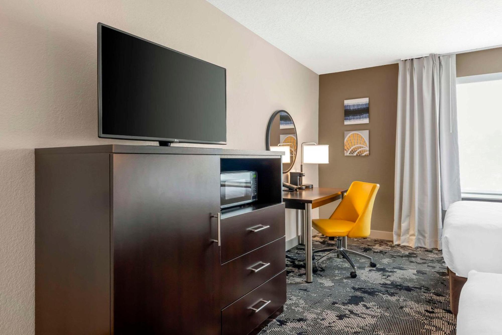 Comfort Inn & Suites Near Universal Orlando Resort-Convention Ctr Buitenkant foto